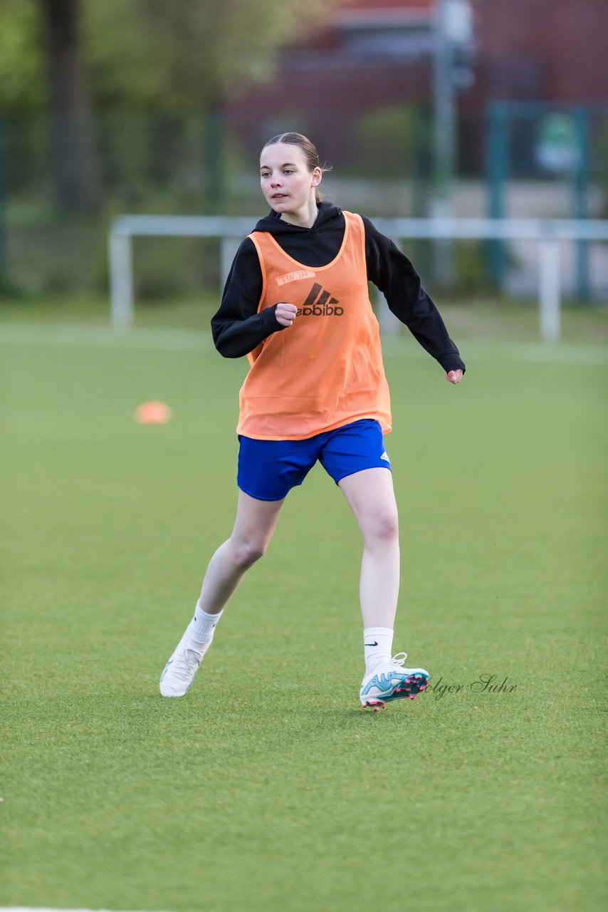 Bild 334 - Co-Trainerin der Frauen Nationalmannschaft Britta Carlson in Wahlstedt